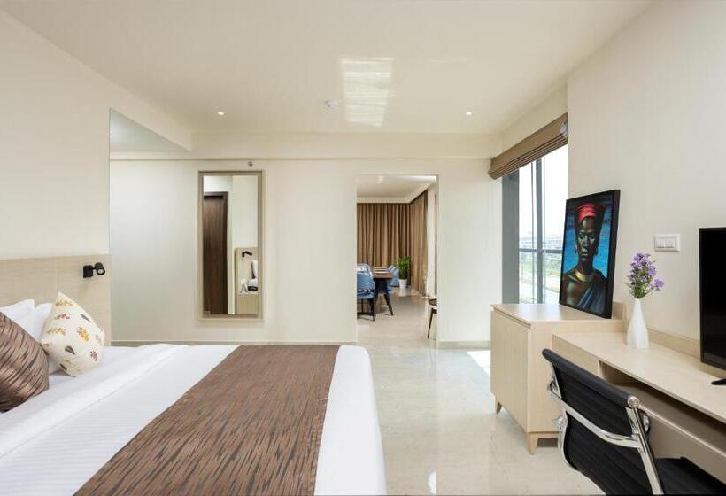 Люкс, Presidency Airport