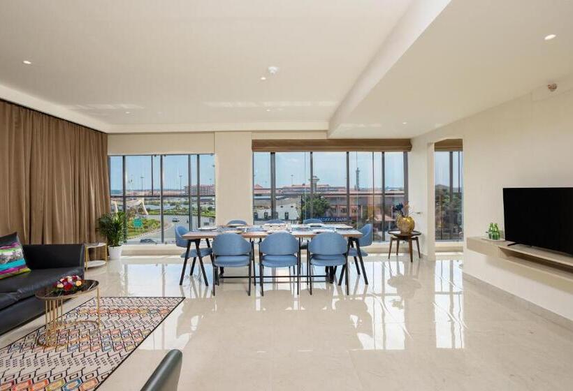 Люкс, Presidency Airport