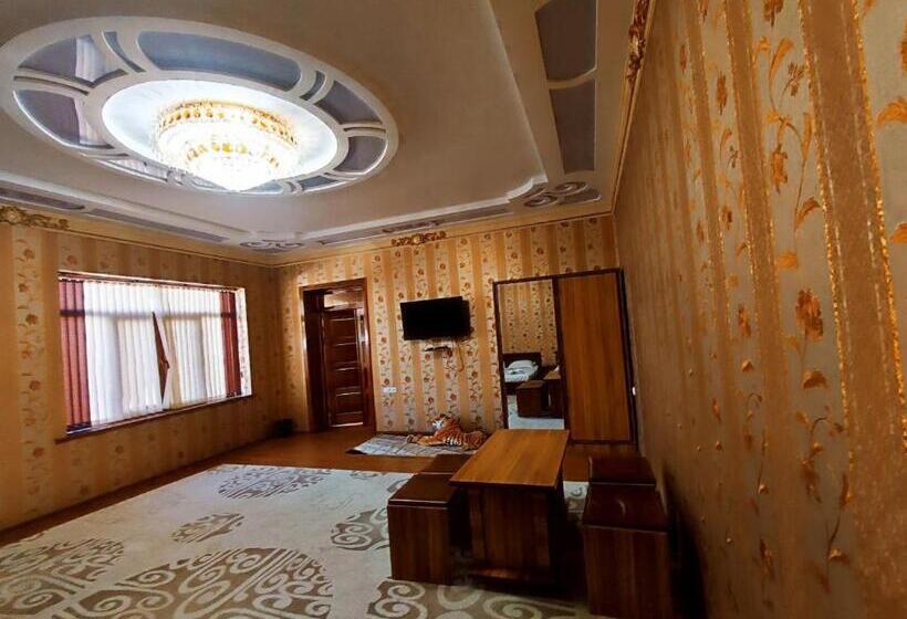 발코니가 있는 4인용 스탠다드 룸, Samandar Bukhara