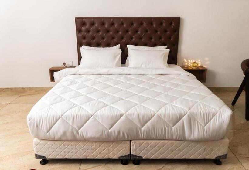 Номер Deluxe Кровать Кинг, The Lodgers Hotel Near India Expo Centre & Mart Greater Noida