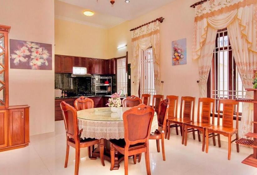 اتاق خانوادگی, Lux Hotel Villa Hồ Bơi