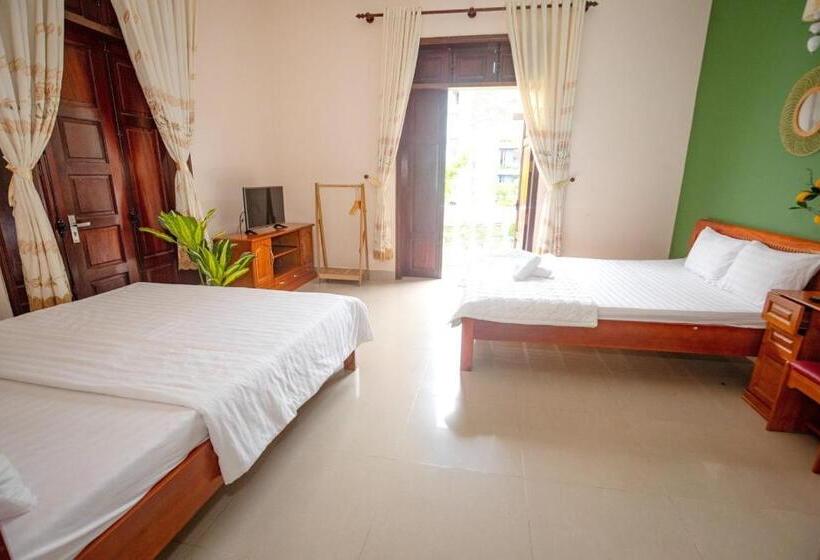 اتاق خانوادگی, Lux Hotel Villa Hồ Bơi