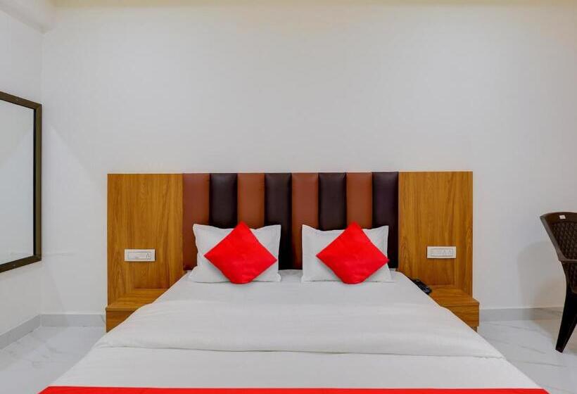 Трехместный Номер Классика, Oyo Hotel Raghav Palace