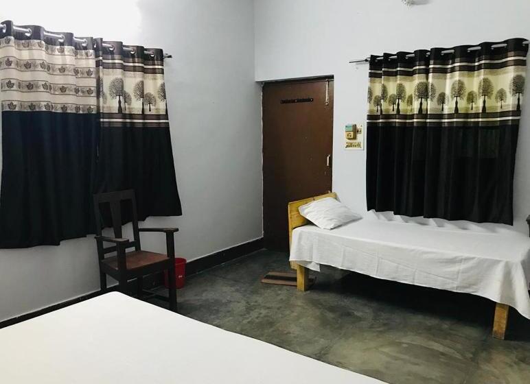 Chambre Triple Standard, Balaji Atithi Bhawan