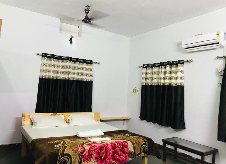 Chambre Triple Standard, Balaji Atithi Bhawan