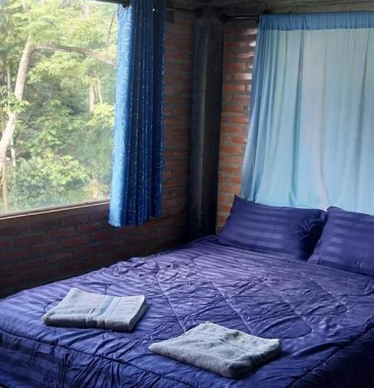 غرفة عائلية مطلّة علي الجبل, Ban Oreo Homestay
