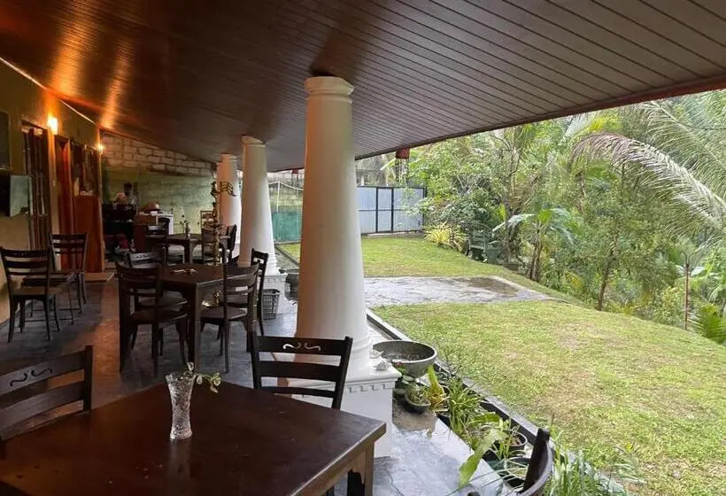Perhehuone Vuoristonäkymä, Eagles Lodge   Kandy