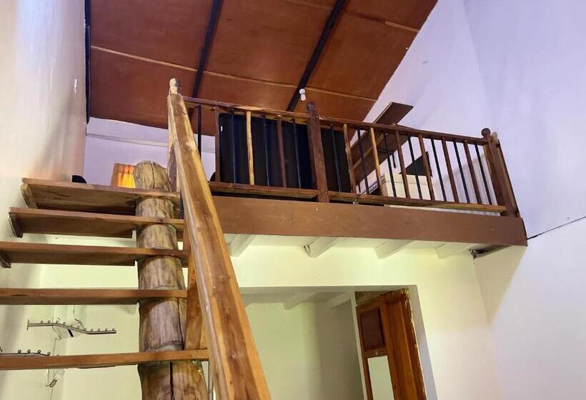 חדר משפחתי נוף להרים, Eagles Lodge   Kandy