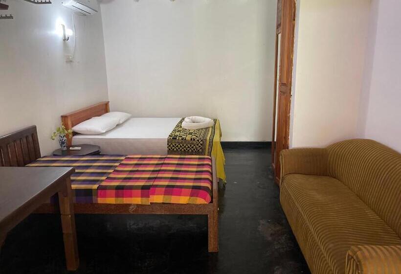 Семейный Номер Вид на Горы, Eagles Lodge   Kandy