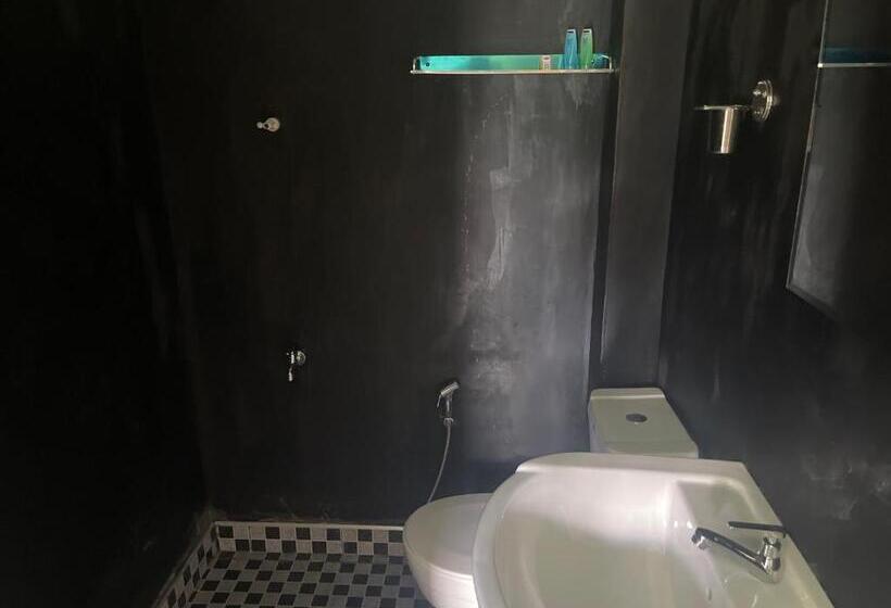 Номер Стандарт, Eagles Lodge   Kandy