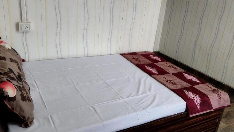 חדר סטנדרט יחיד, Shiva Guest House