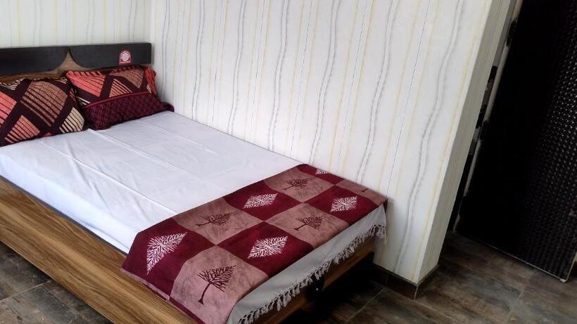 Номер Стандарт Индивидуальный, Shiva Guest House
