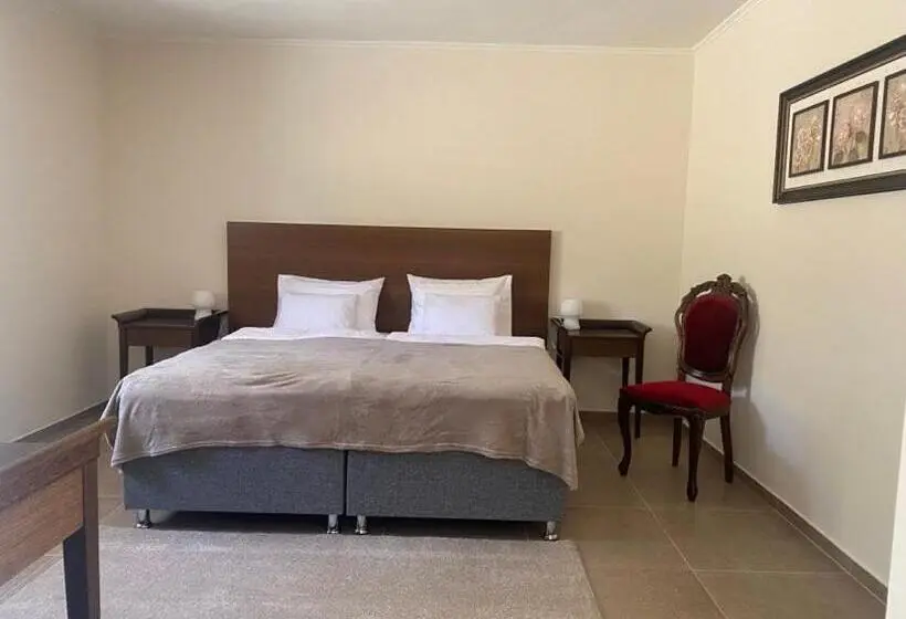 Perhehuone, Vitál Guesthouse