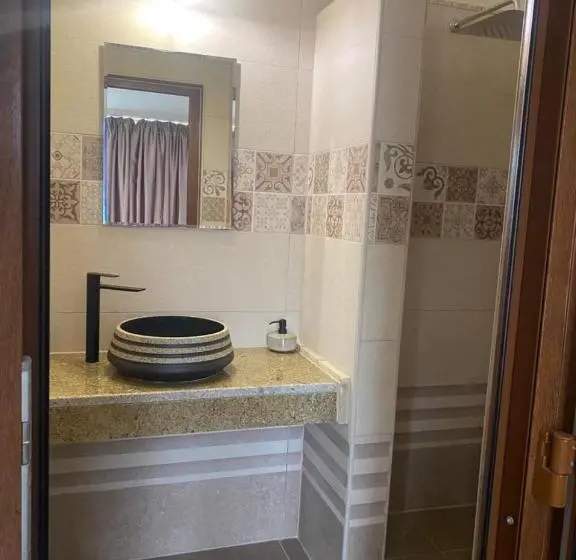 Perhehuone, Vitál Guesthouse