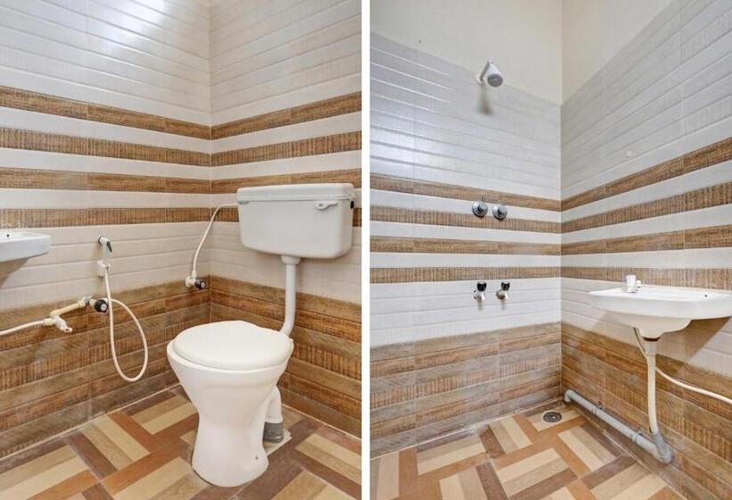 غرفة كلاسيكية ثلاثية, Spot On Capital Inn Hotel Rooms