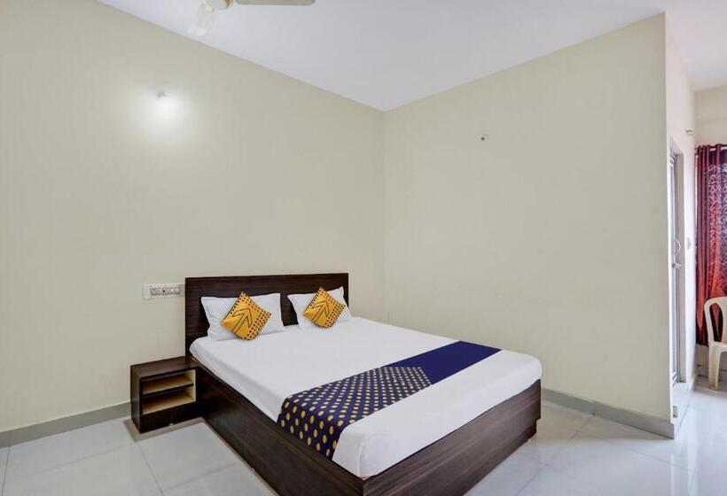 Трехместный Номер Классика, Spot On Capital Inn Hotel Rooms