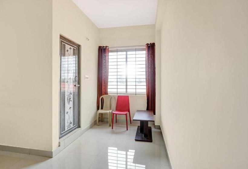 غرفة كلاسيكية ثلاثية, Spot On Capital Inn Hotel Rooms