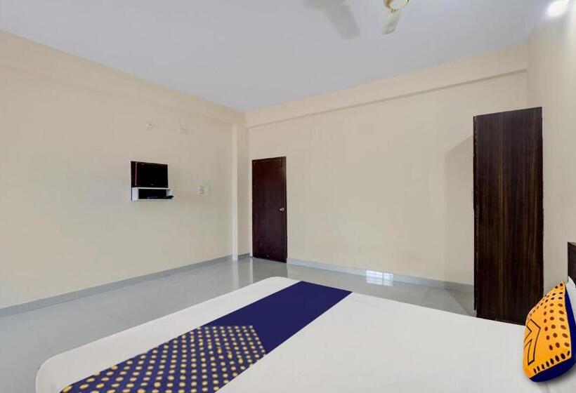 غرفة كلاسيكية ثلاثية, Spot On Capital Inn Hotel Rooms