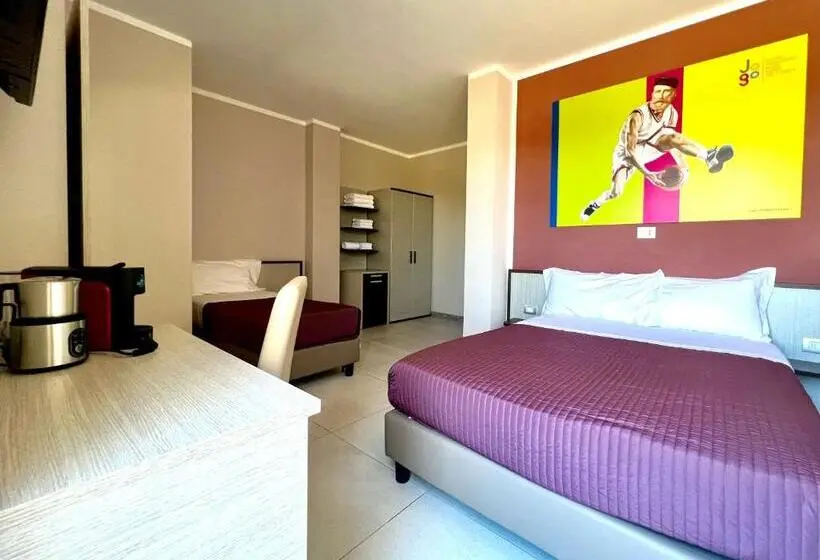 اتاق لوکس با بالکن, Jogo Rooms
