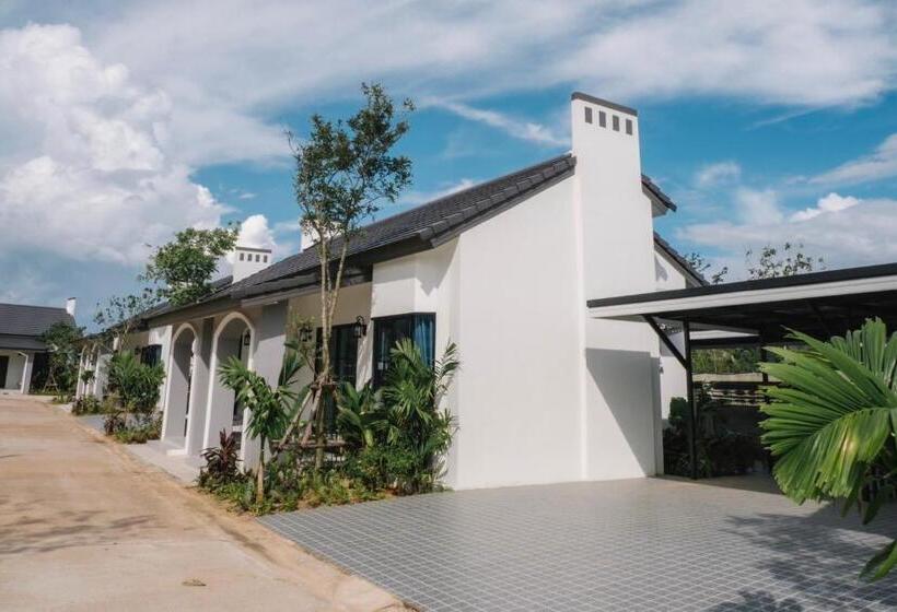 标准房带园景, Chor Grande Resort