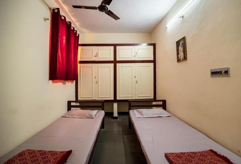 غرفة قياسية, Sacar Guest House