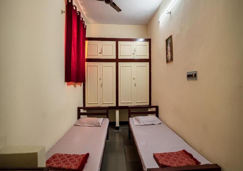 غرفة قياسية, Sacar Guest House