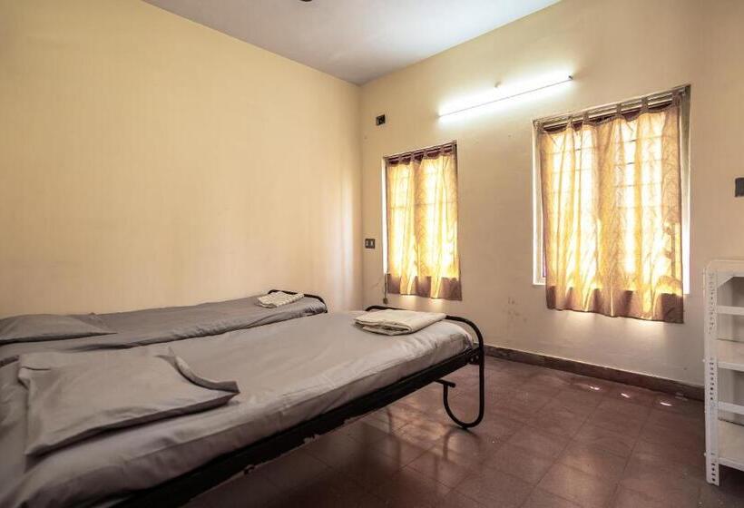 غرفة قياسية, Sacar Guest House