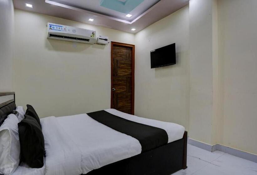 חדר קלאסי לשלושה, Oyo Flagship Hotel Omex