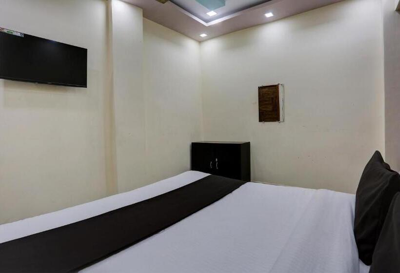 חדר קלאסי לשלושה, Oyo Flagship Hotel Omex