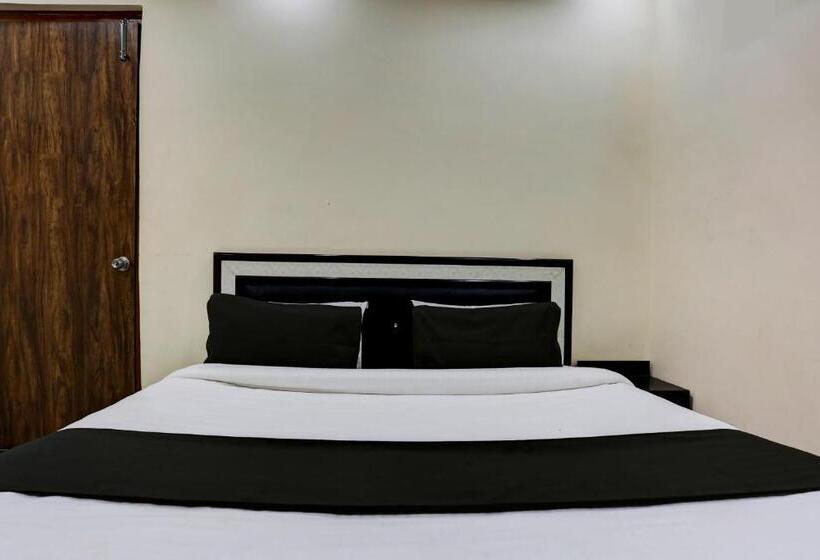 اتاق کلاسیک سه تخته, Oyo Flagship Hotel Omex
