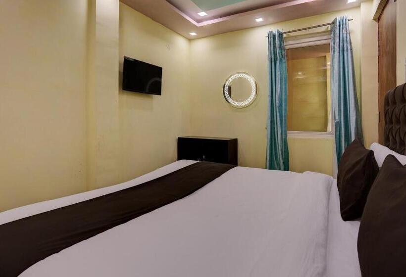 חדר קלאסי לשלושה, Oyo Flagship Hotel Omex