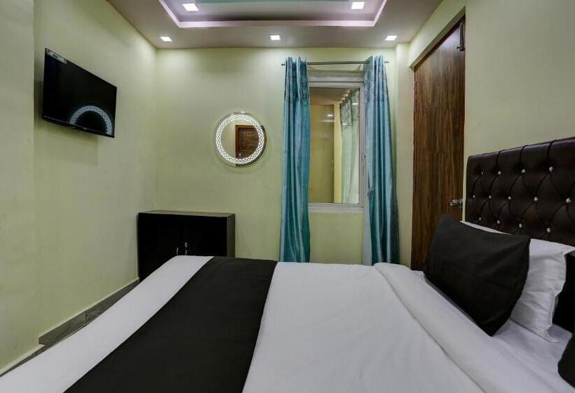 חדר קלאסי לשלושה, Oyo Flagship Hotel Omex