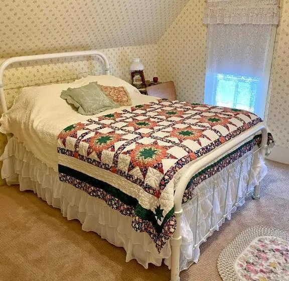 バス共有のスタンダードルーム, Pansy’s Parlor Bed & Breakfast