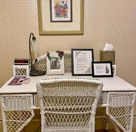 スーペリアールーム, Pansy’s Parlor Bed & Breakfast
