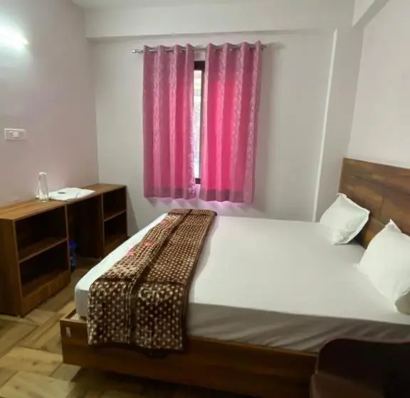 デラックスルーム, Crescent Moon Homestay