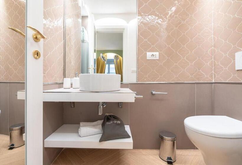 اتاق لوکس سه تخته, La Dimora Del Mercante Residenza D Epoca