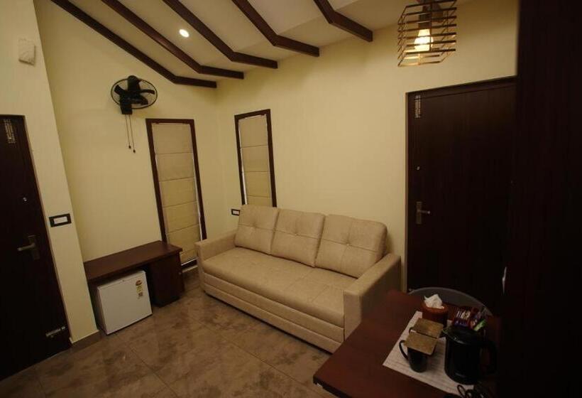 Люкс с Балконом, Pabis Luxurious Stay