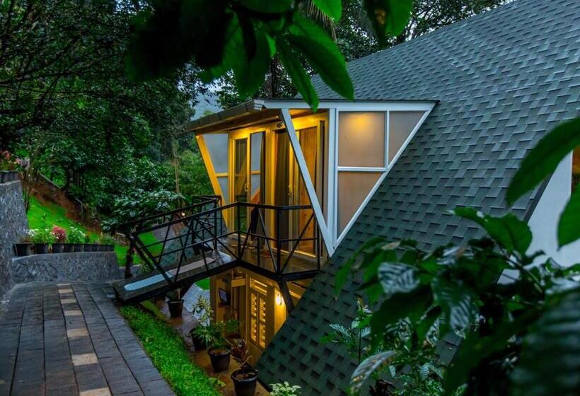 バルコニー付きスタンダードルーム, The Cove Lakkidi By Voye Homes