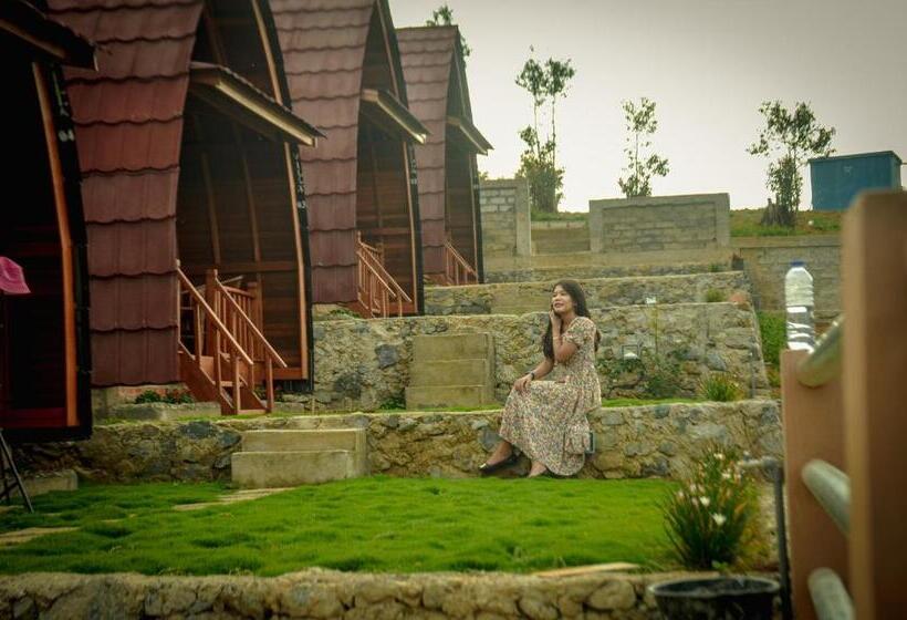 בקתה סטנדרטית, The Hills Kerinci