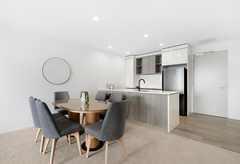 شقة غرفتين, Sandbar Burleigh