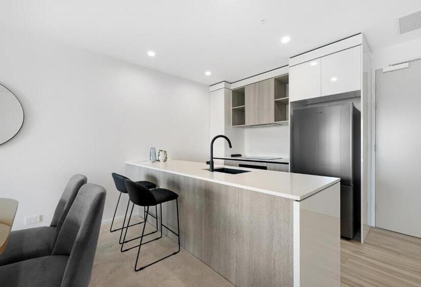 شقة غرفتين, Sandbar Burleigh