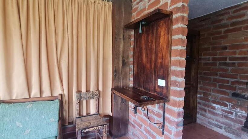 اتاق استاندارد با وان آب گرم, Pineal Hampi Huasi