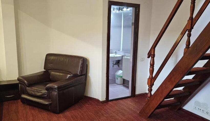 חדר משפתחתי סופריור, Bran Stoker