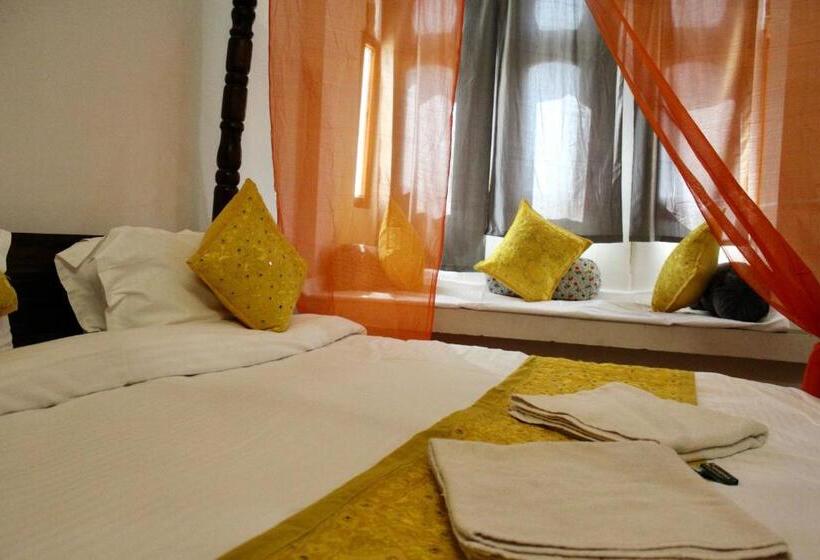 סוויטה דלוקס, Dara & Camel Safari