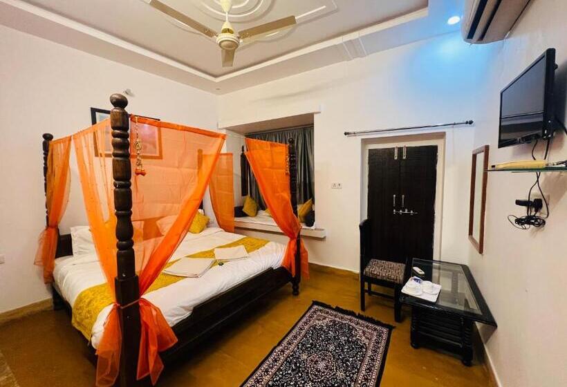 סוויטה דלוקס, Dara & Camel Safari