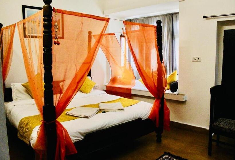 סוויטה דלוקס, Dara & Camel Safari