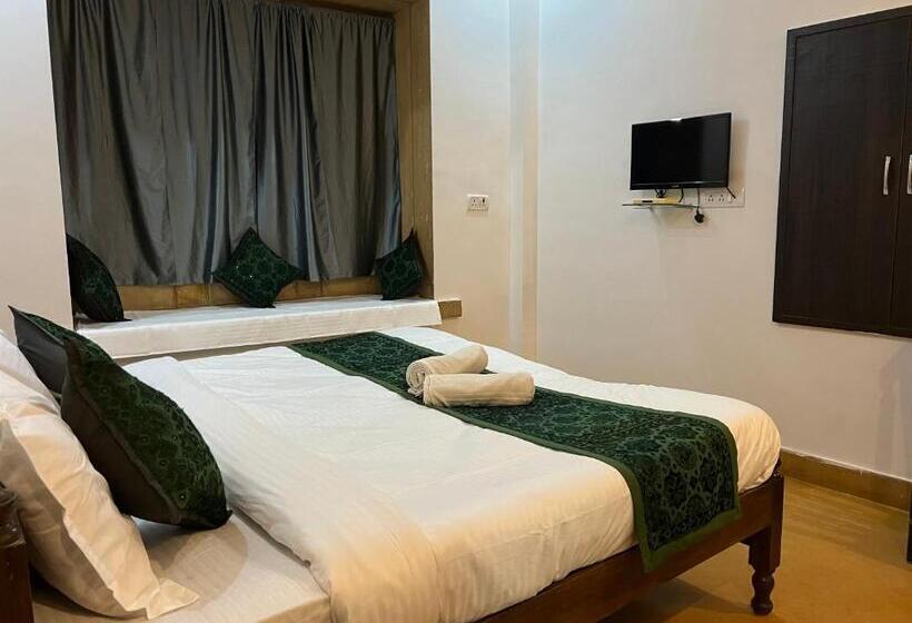 חדר סטנדרט, Dara & Camel Safari