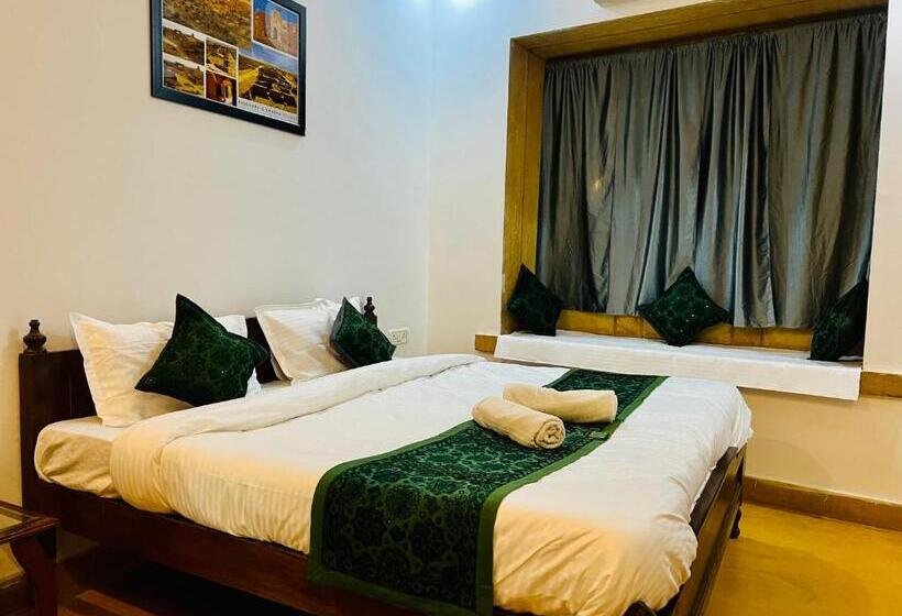 חדר סטנדרט, Dara & Camel Safari