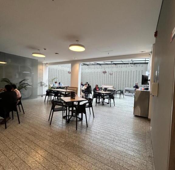 标准单人间, Esstudia 17 4