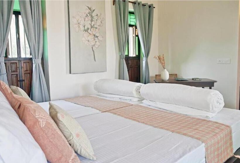 סוויטת ג'וניור, Lahe By Loka